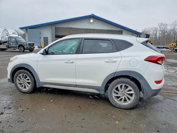 KM8J3CA21HU352825 2017 HYUNDAI TUCSON - Image 2