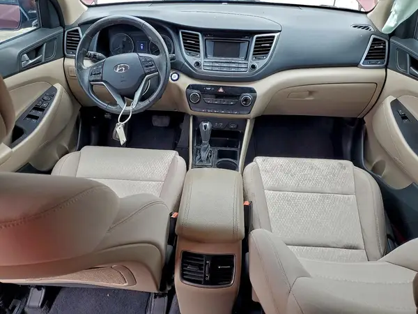 KM8J3CA21HU356891 2017 HYUNDAI TUCSON - Image 8