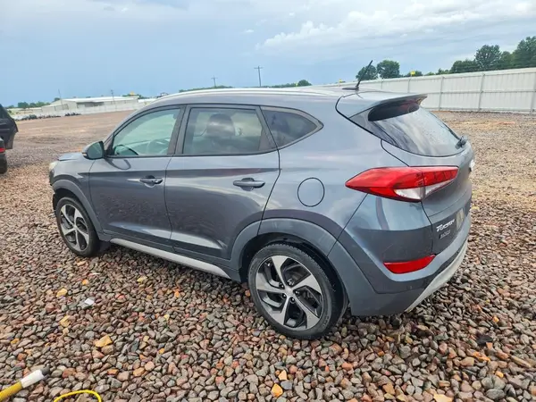 KM8J3CA21HU364795 2017 HYUNDAI TUCSON - Image 2