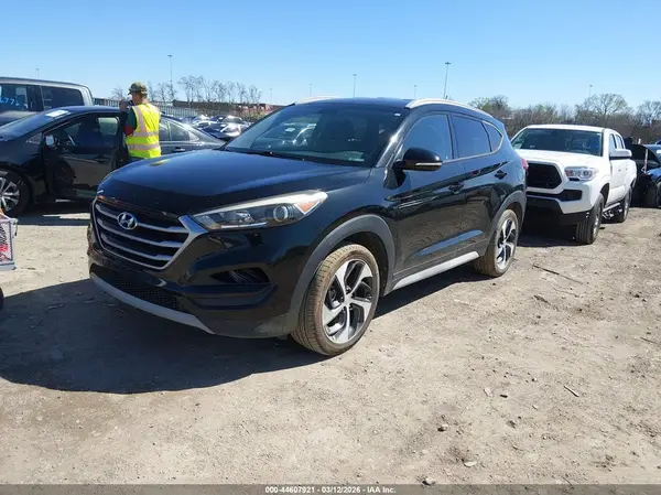 KM8J3CA21HU371567 2017 HYUNDAI TUCSON - Image 2