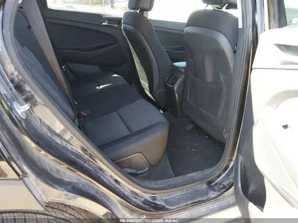 KM8J3CA21HU371567 2017 HYUNDAI TUCSON - Image 8