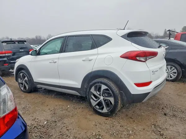 KM8J3CA21HU371794 2017 HYUNDAI TUCSON - Image 2