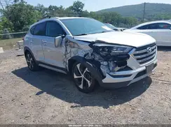 KM8J3CA21HU381144 2017 HYUNDAI TUCSON