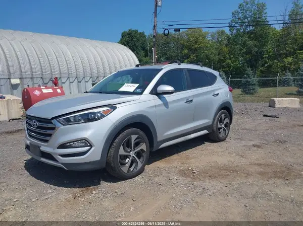 KM8J3CA21HU381144 2017 HYUNDAI TUCSON - Image 2