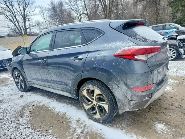 KM8J3CA21HU383332 2017 HYUNDAI TUCSON - Image 2