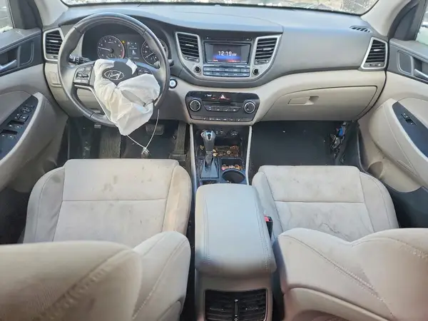KM8J3CA21HU383332 2017 HYUNDAI TUCSON - Image 8
