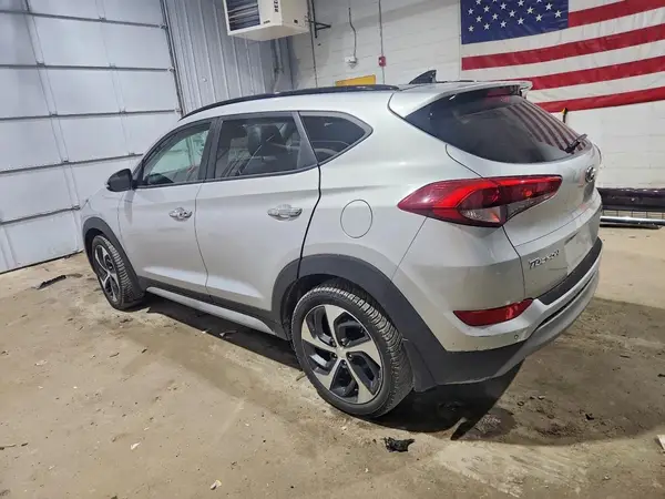 KM8J3CA21HU383847 2017 HYUNDAI TUCSON - Image 2