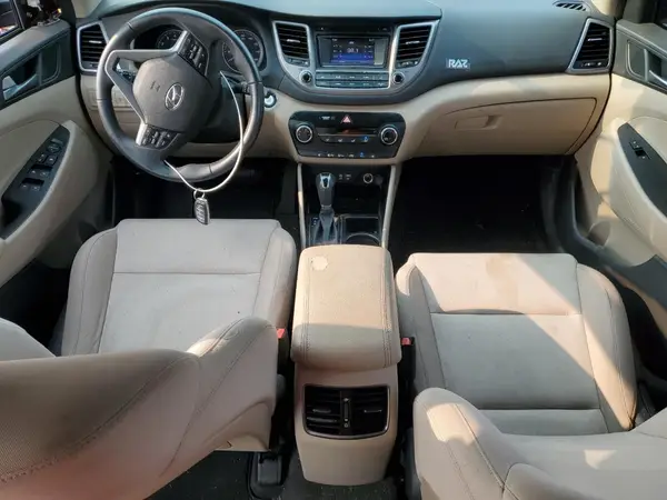 KM8J3CA21HU387672 2017 HYUNDAI TUCSON - Image 8