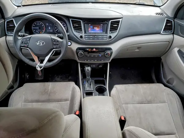 KM8J3CA21HU404552 2017 HYUNDAI TUCSON - Image 8