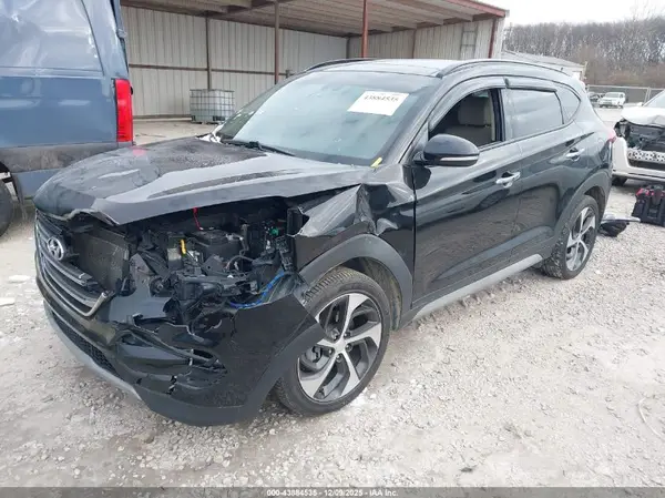 KM8J3CA21HU413638 2017 HYUNDAI TUCSON - Image 2