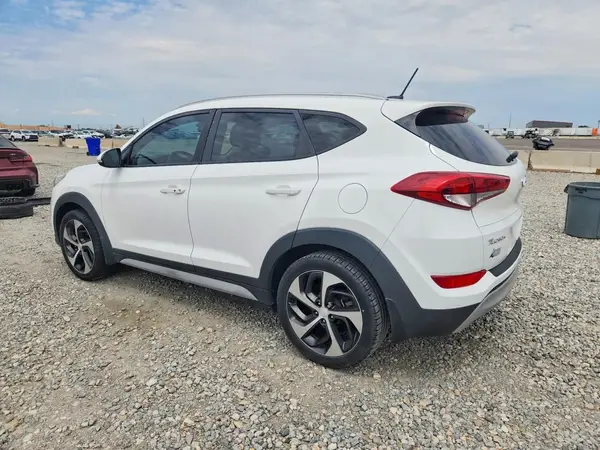KM8J3CA21HU447630 2017 HYUNDAI TUCSON - Image 2