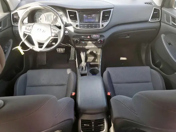 KM8J3CA21HU464105 2017 HYUNDAI TUCSON - Image 8