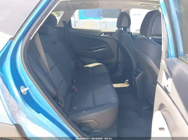 KM8J3CA21HU470504 2017 HYUNDAI TUCSON - Image 8