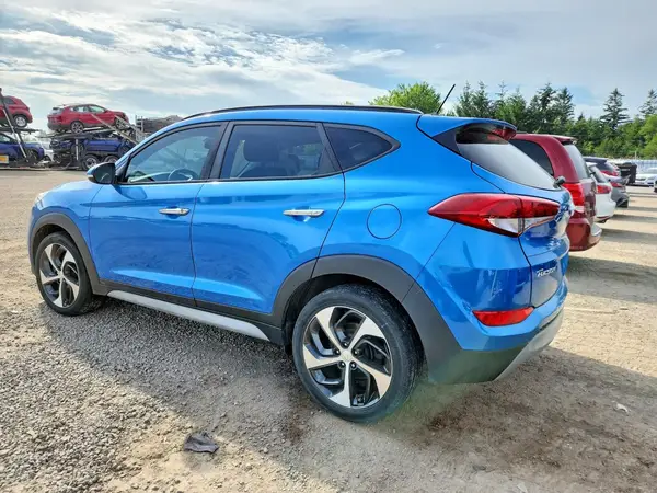 KM8J3CA21HU485942 2017 HYUNDAI TUCSON - Image 2