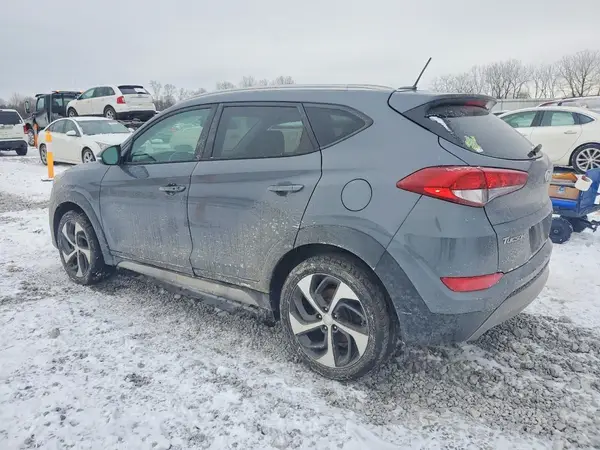 KM8J3CA21HU500763 2017 HYUNDAI TUCSON - Image 2