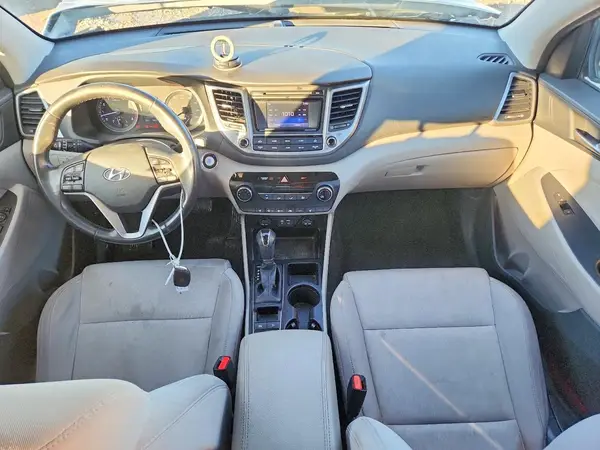 KM8J3CA21HU528899 2017 HYUNDAI TUCSON - Image 8