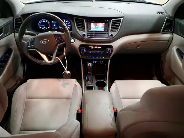 KM8J3CA21HU550515 2017 HYUNDAI TUCSON - Image 8