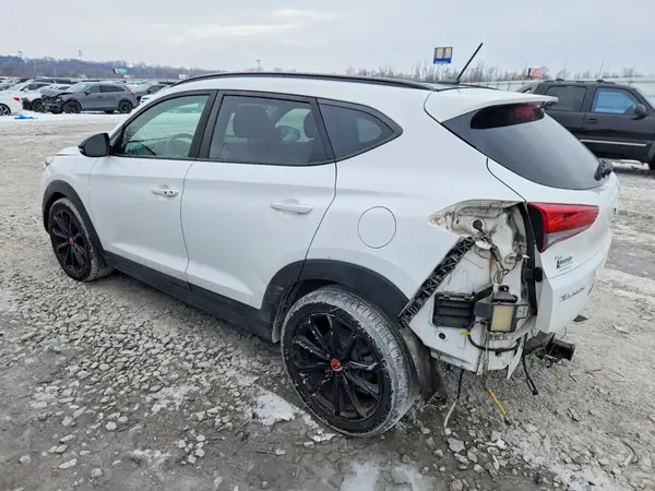 KM8J3CA21HU553690 2017 HYUNDAI TUCSON - Image 2