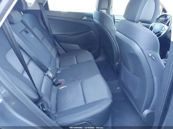 KM8J3CA21HU554645 2017 HYUNDAI TUCSON - Image 8