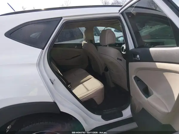 KM8J3CA21HU567847 2017 HYUNDAI TUCSON - Image 8
