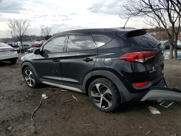 KM8J3CA21HU570604 2017 HYUNDAI TUCSON - Image 2