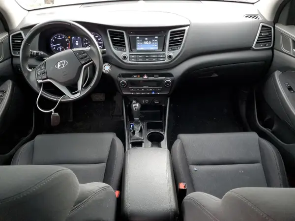 KM8J3CA21HU570604 2017 HYUNDAI TUCSON - Image 8