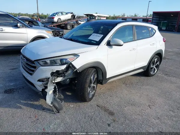 KM8J3CA21HU571929 2017 HYUNDAI TUCSON - Image 2
