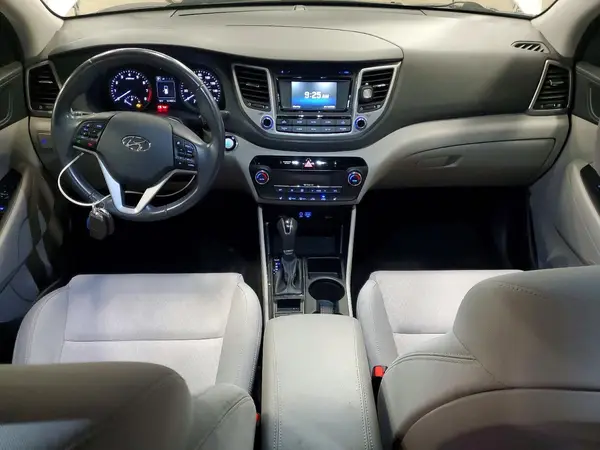 KM8J3CA21HU578752 2017 HYUNDAI TUCSON - Image 8
