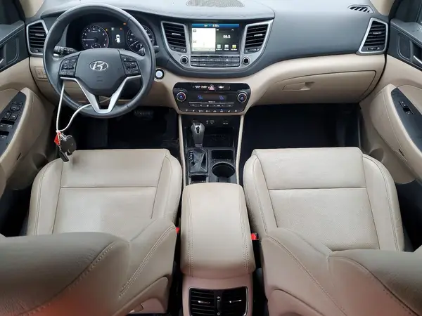 KM8J3CA21HU584454 2017 HYUNDAI TUCSON - Image 8