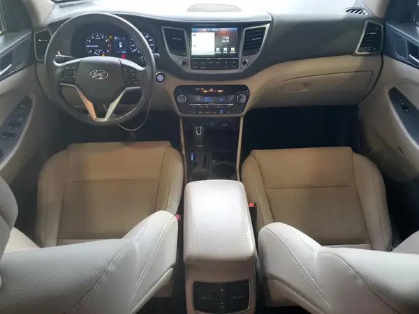 KM8J3CA21HU587564 2017 HYUNDAI TUCSON - Image 8