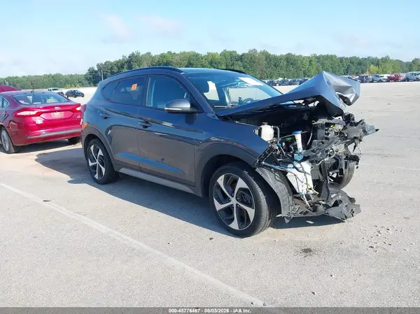 KM8J3CA21JU619919 2018 HYUNDAI TUCSON - Image 1