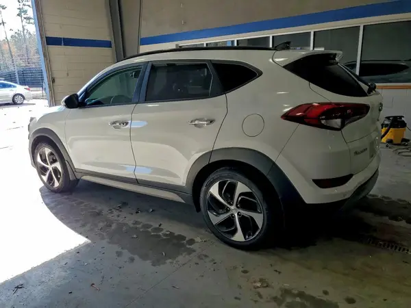 KM8J3CA21JU623209 2018 HYUNDAI TUCSON - Image 2