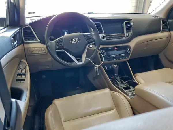 KM8J3CA21JU623209 2018 HYUNDAI TUCSON - Image 8