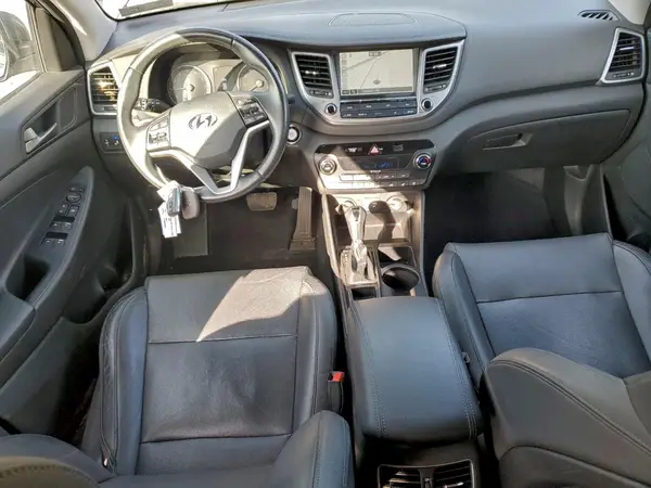 KM8J3CA21JU625932 2018 HYUNDAI TUCSON - Image 8
