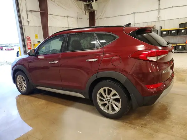 KM8J3CA21JU626143 2018 HYUNDAI TUCSON - Image 2