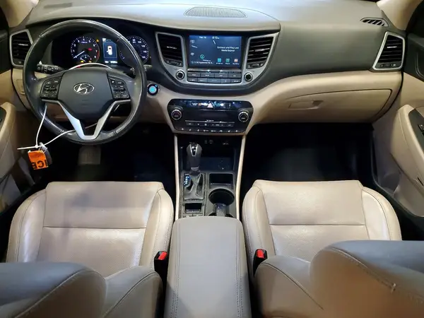 KM8J3CA21JU626143 2018 HYUNDAI TUCSON - Image 8