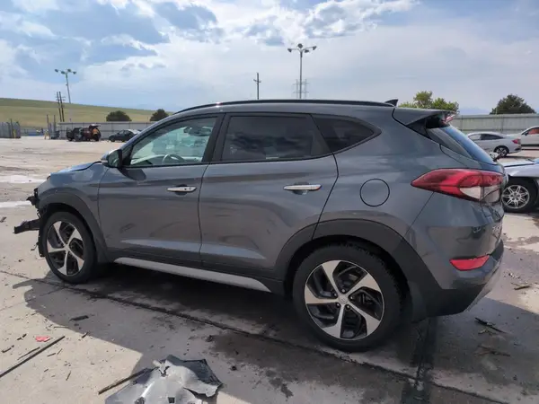 KM8J3CA21JU635473 2018 HYUNDAI TUCSON - Image 2