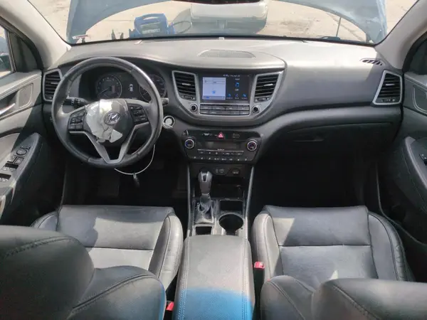 KM8J3CA21JU635473 2018 HYUNDAI TUCSON - Image 8
