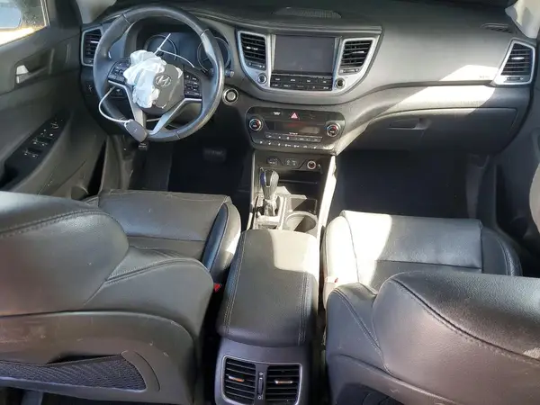 KM8J3CA21JU642732 2018 HYUNDAI TUCSON - Image 8