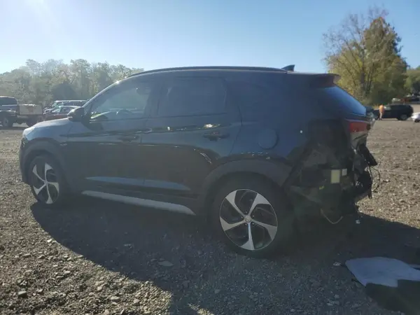 KM8J3CA21JU657103 2018 HYUNDAI TUCSON - Image 2