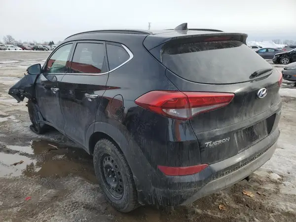 KM8J3CA21JU665900 2018 HYUNDAI TUCSON - Image 2