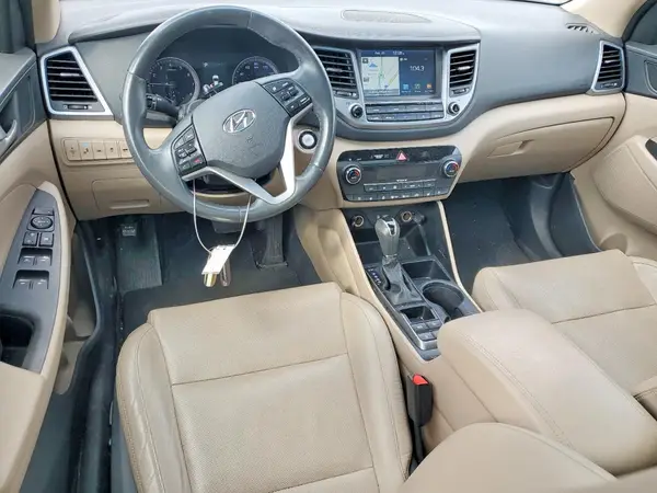 KM8J3CA21JU674435 2018 HYUNDAI TUCSON - Image 8