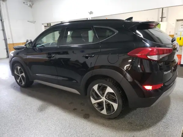 KM8J3CA21JU685032 2018 HYUNDAI TUCSON - Image 2