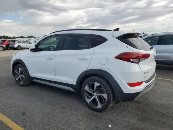 KM8J3CA21JU689565 2018 HYUNDAI TUCSON - Image 2