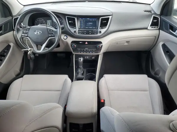 KM8J3CA21JU689565 2018 HYUNDAI TUCSON - Image 8