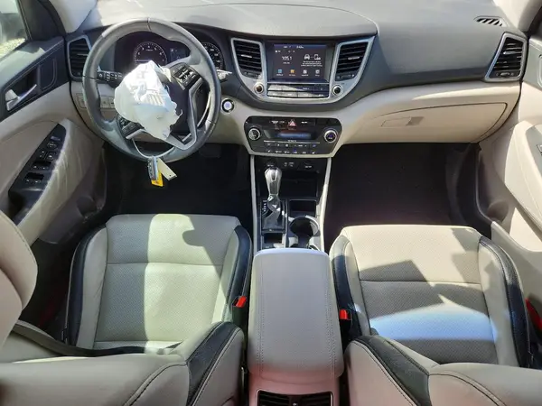 KM8J3CA21JU704422 2018 HYUNDAI TUCSON - Image 8