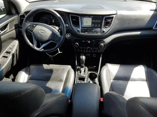 KM8J3CA21JU712648 2018 HYUNDAI TUCSON - Image 8