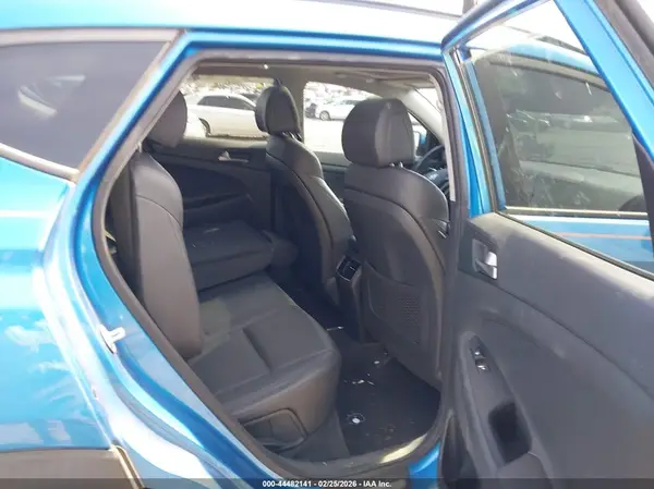 KM8J3CA21JU720202 2018 HYUNDAI TUCSON - Image 8
