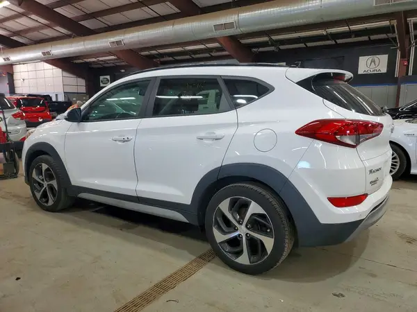 KM8J3CA21JU727523 2018 HYUNDAI TUCSON - Image 2
