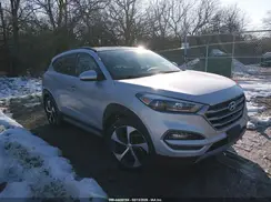 KM8J3CA21JU748131 2018 HYUNDAI TUCSON